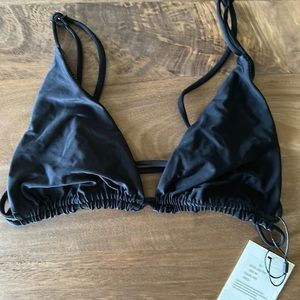 ACACIA - Gigi Top. M. Ash black.